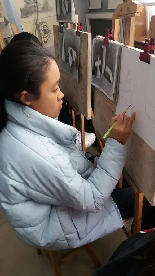 11.18~19周六,周日素描班学生上课场景呈现