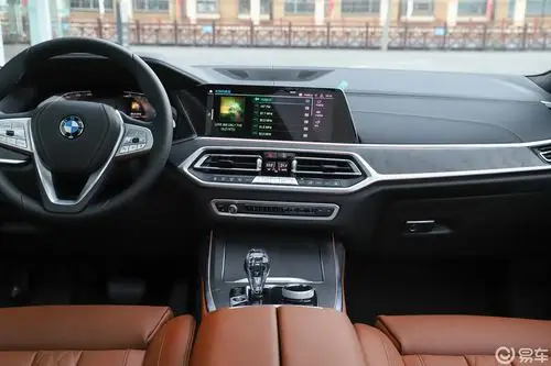 【宝马x72020款xdrive40i 尊享型 豪华套装中控台整体汽车图片-汽车