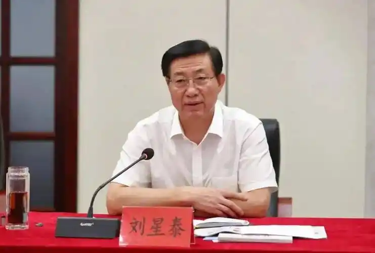 山东省委组织部副部长,山东省机构编制委员会办公室主任,日照市市长