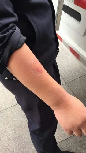 记临港城管中队在全面推进文明城市创建工作中.