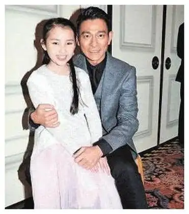 刘德华隐婚多年,8岁天仙女儿近照曝光,网友:愿花20年等她长大