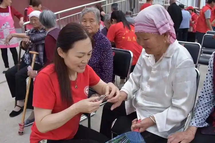 山西:秀美芮城志愿红