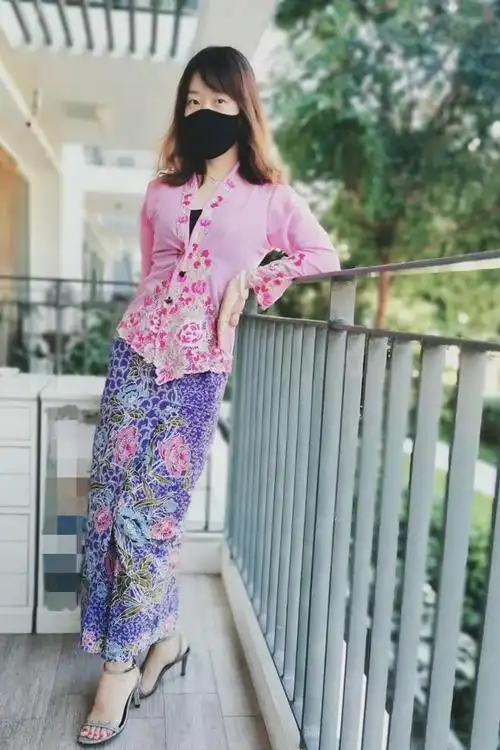 为什么今天新加坡的街上孩子们都奇装异服