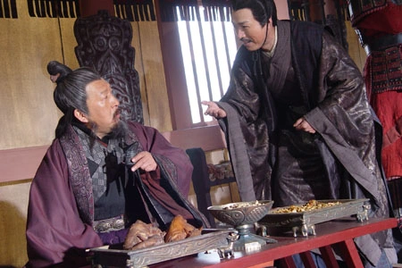 在胡军,杨恭如,肖荣生,吴倩莲主演的影视剧《楚汉风云》中,辛明饰演的