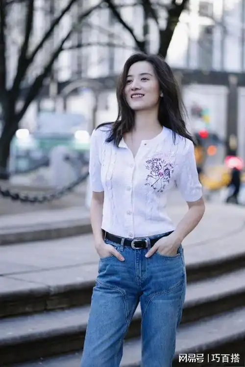 宋佳反差好大!波浪卷发大红唇美到认不出插图5