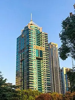 上海陆家嘴金融区招商银行大楼特写