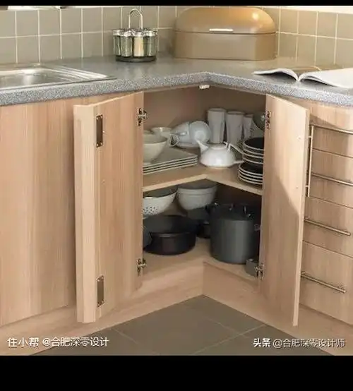 a.厨房转角做成这样两边往对角线开合