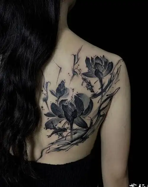 国画-水墨丹青纹身图片_背部肩部水墨水彩纹身图案