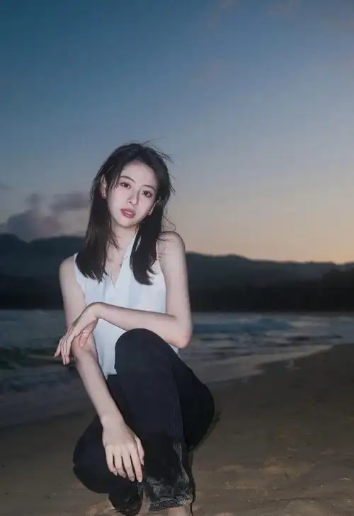 李秋瞳晒港风靓照24岁nba美女主播不输女明星喜欢湖人队