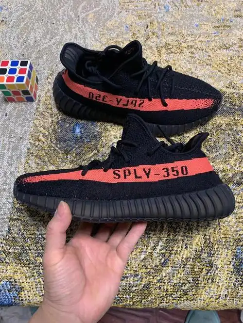 yeezy350黑粉45中古球鞋