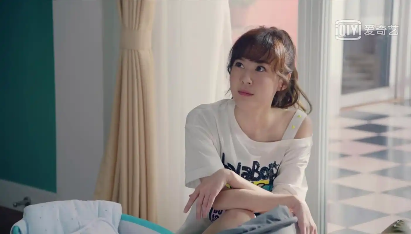 爱情公寓5:美嘉飙演技眼神开车,咖喱酱秀配音笑到抽筋!