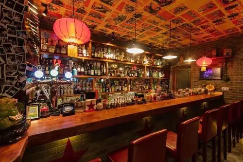 100平小型酒吧吧台装修效果图