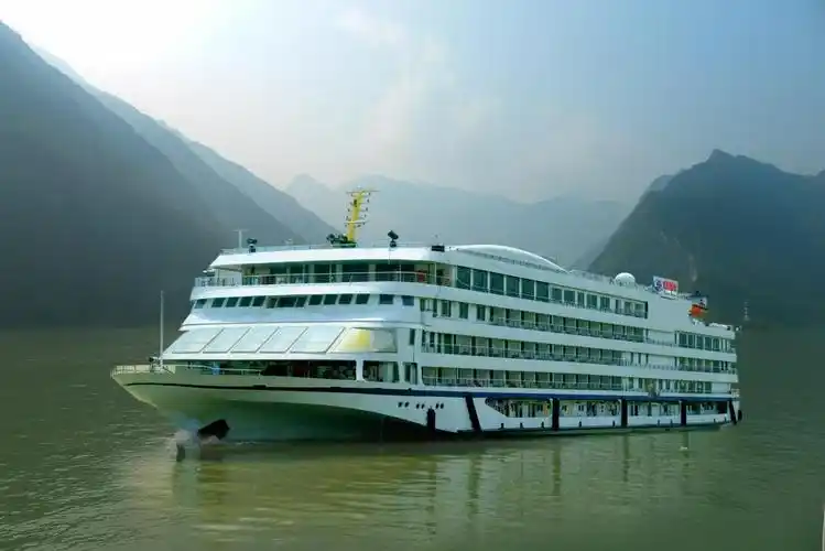 长江三峡涉外五星游轮皇家星光号 宜昌 神农架 武陵山大裂谷 重庆动卧