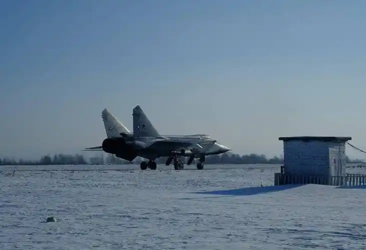 俄罗斯军事机场的大型游览