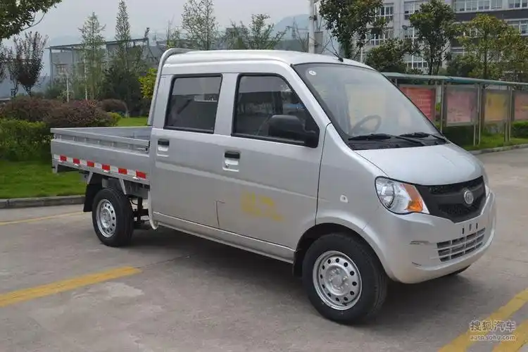 力帆双排货车