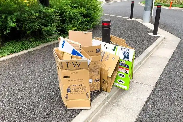 纸箱垃圾.不同的垃圾,回收日也各不相同(作者提供)