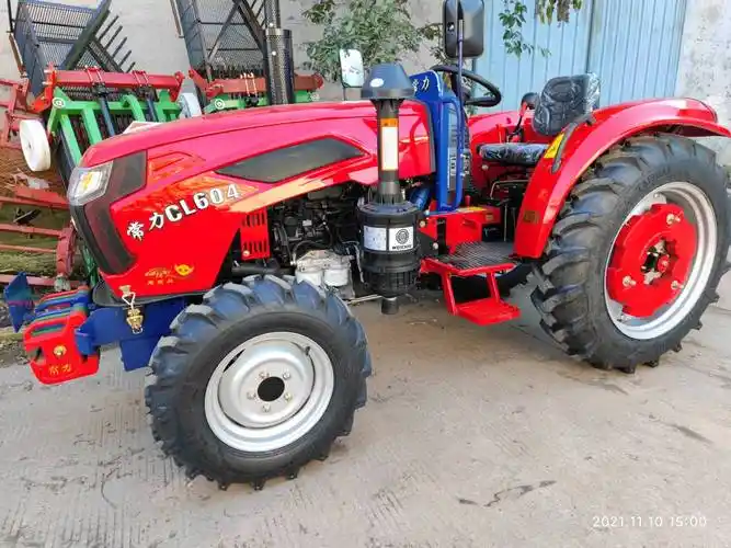 30马力小四轮拖拉机东方红1504农用旋耕机904四驱犁田机翻转犁
