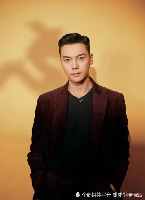 赵露思,陈伟霆《许我耀眼》即将开机,剧版颠覆原著,期待吗?