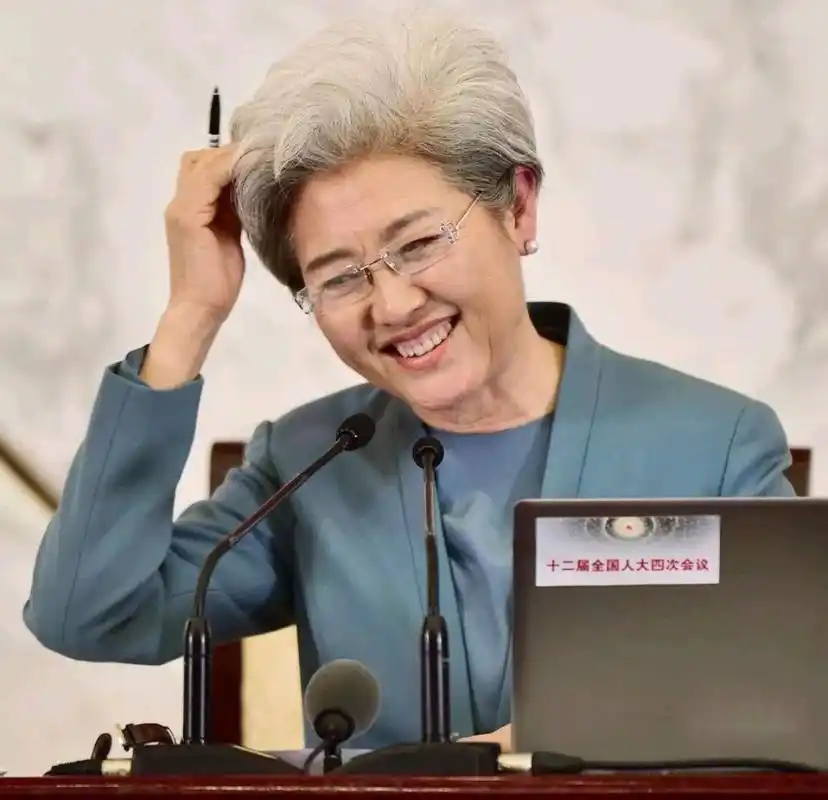 她是"外交女神",最年轻女大使,56岁任外交部副部长,今年67岁