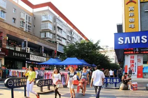 掠影西昌月亮城,火炬广场晚霞红--4月川南游之六