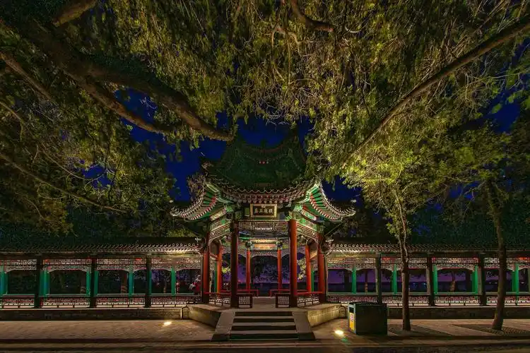 皇家园林颐和园长廊(夜景)
