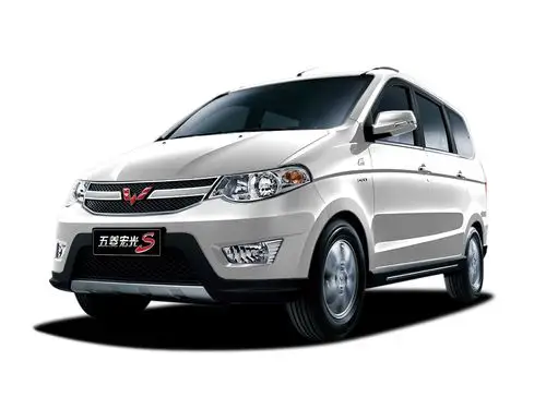 2015款 五菱宏光s 车身颜色 糖果白