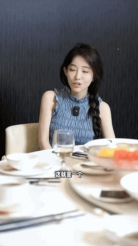 冯提莫否认点评周传雄