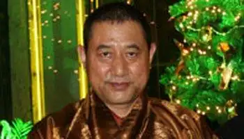 简介 香根·巴登多吉 藏族,香根·巴登多吉活佛任全国政协民宗委副