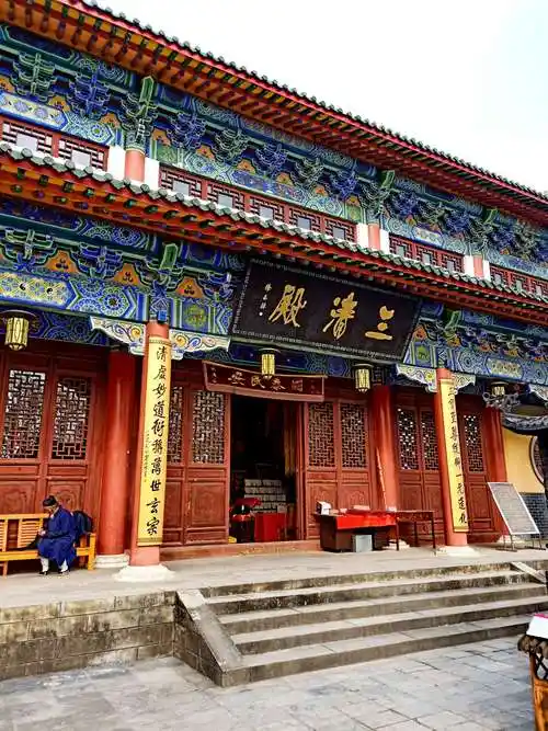 香溪洞风景区,是西安的后花园,风景秀丽,山清水秀,鸟语花香,空气新鲜,