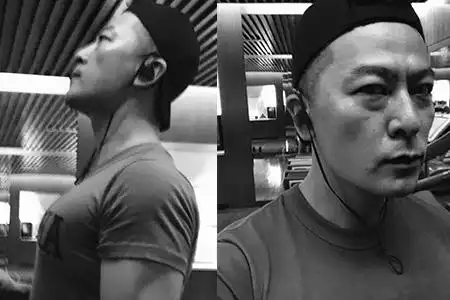 于毅上传了多张照片,而且还在微博中大秀自己的胸肌照,看上去非常搞笑