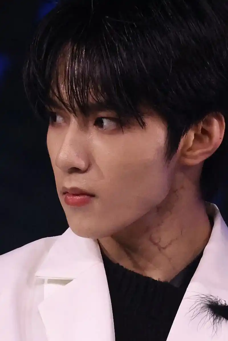 滤镜给我儿棱角都磨没了,还是生图最牛嗯～#刘耀文 #神仙颜值 - 抖音