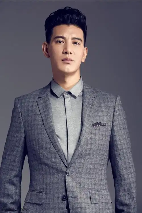 2017年,蒲巴甲参加聚会时,结识了美女演员梁洁.