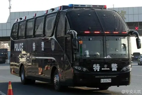 高清北京公安反恐防暴拉练特警车辆性能揭秘
