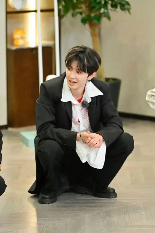 #陈哲远cos郭富城挑染造型##陈哲远银灰色挑染#