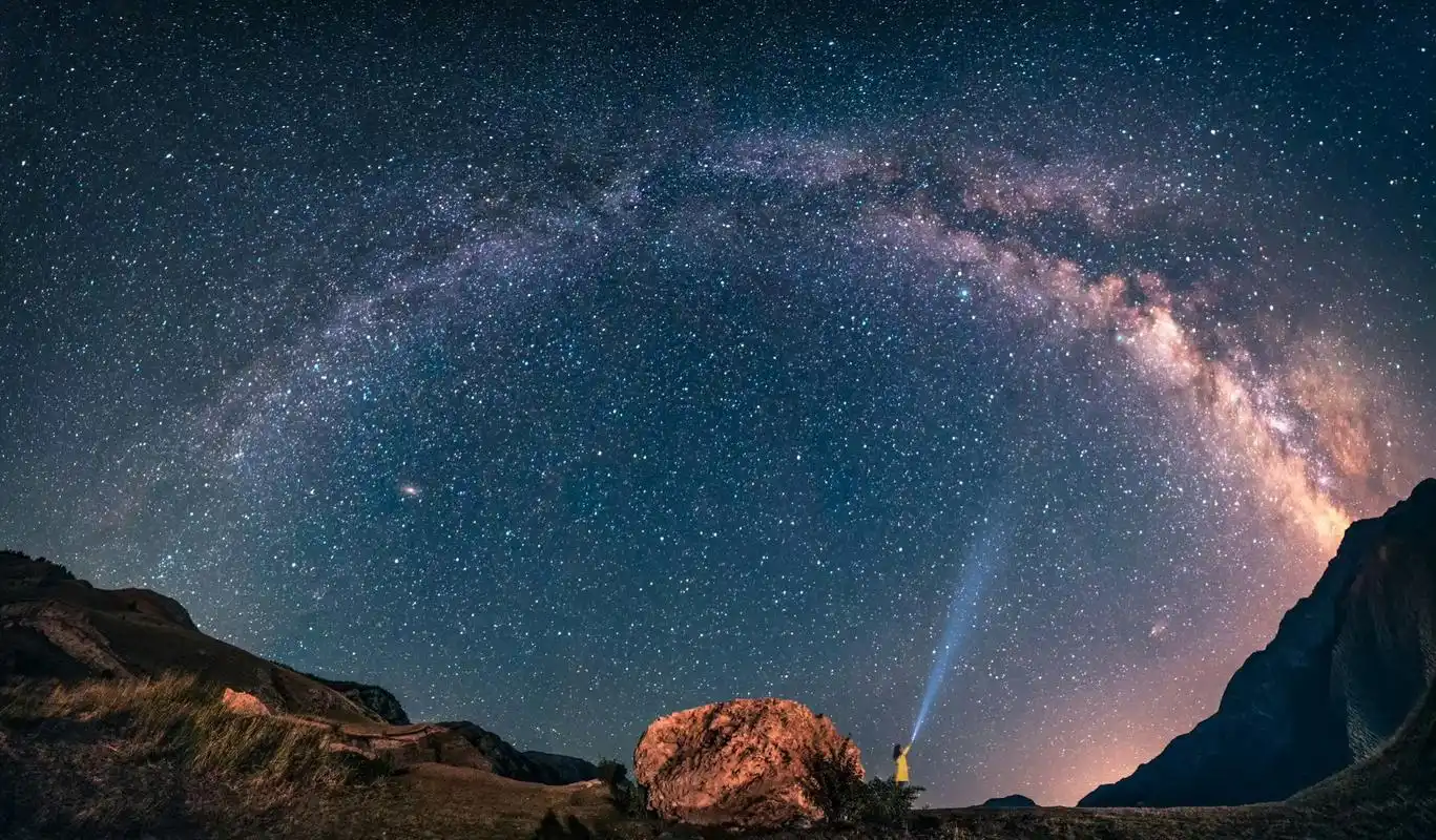 银河,宇宙的终极浪漫,郊外看繁星点点,赏"银河落九天"……9797