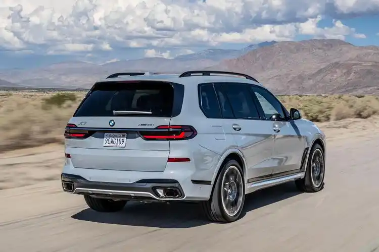 9万起 中期改款宝马x7上市 外形/内饰/动力均升级