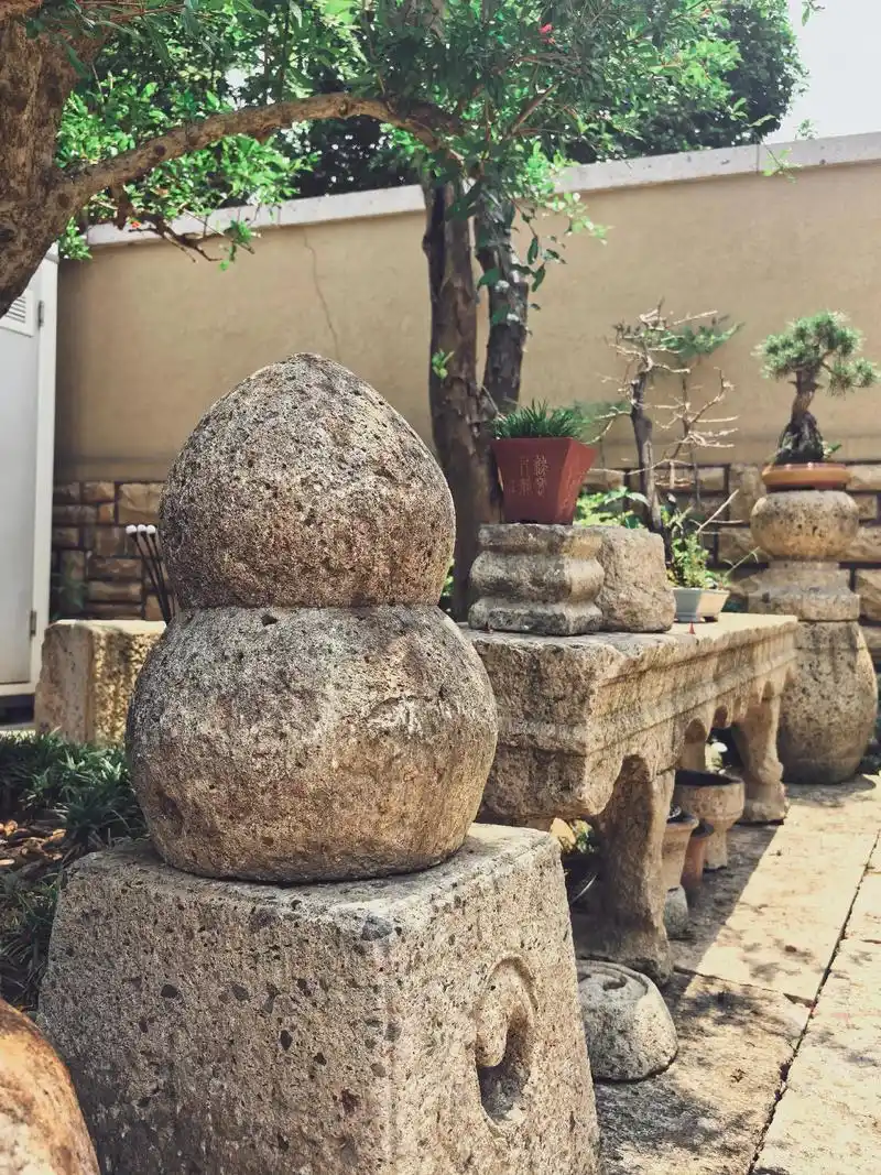 对于绍兴老石雕的情怀,不是说花钱能买到的#院子石头摆放实景图