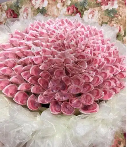 百元钞票折纸玫瑰花