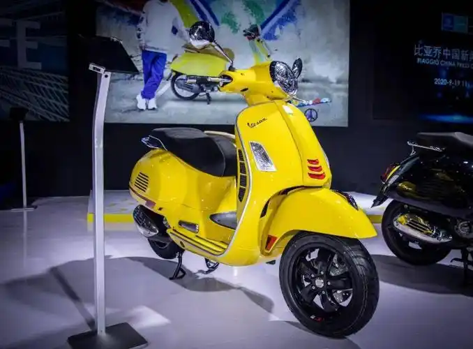 34000元vespa150中国红特别版发布比亚乔旗下全系车型展出