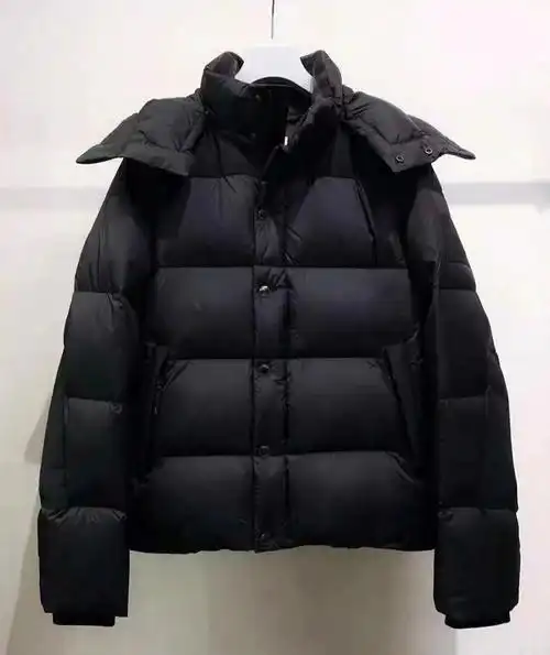 巴宝莉羽绒服  #burberry  #穿着还显瘦的羽绒服