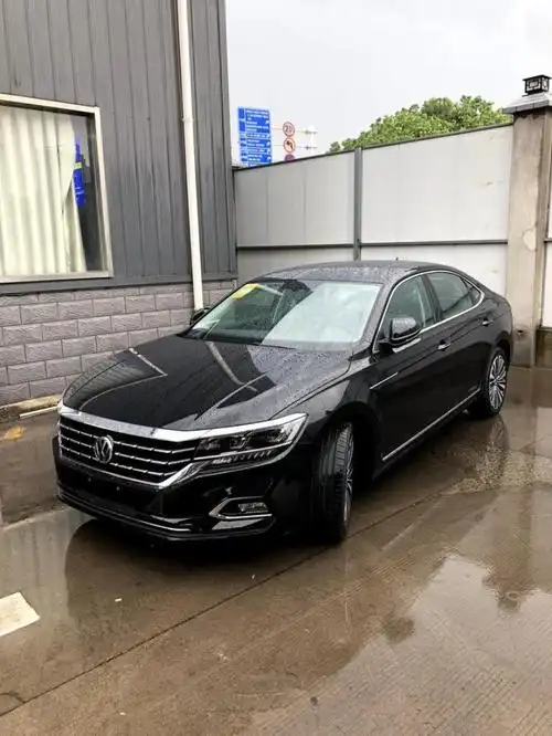 19新帕萨特330豪华15000公里就发现后轮吃胎找到4s店说这个车的通病晕