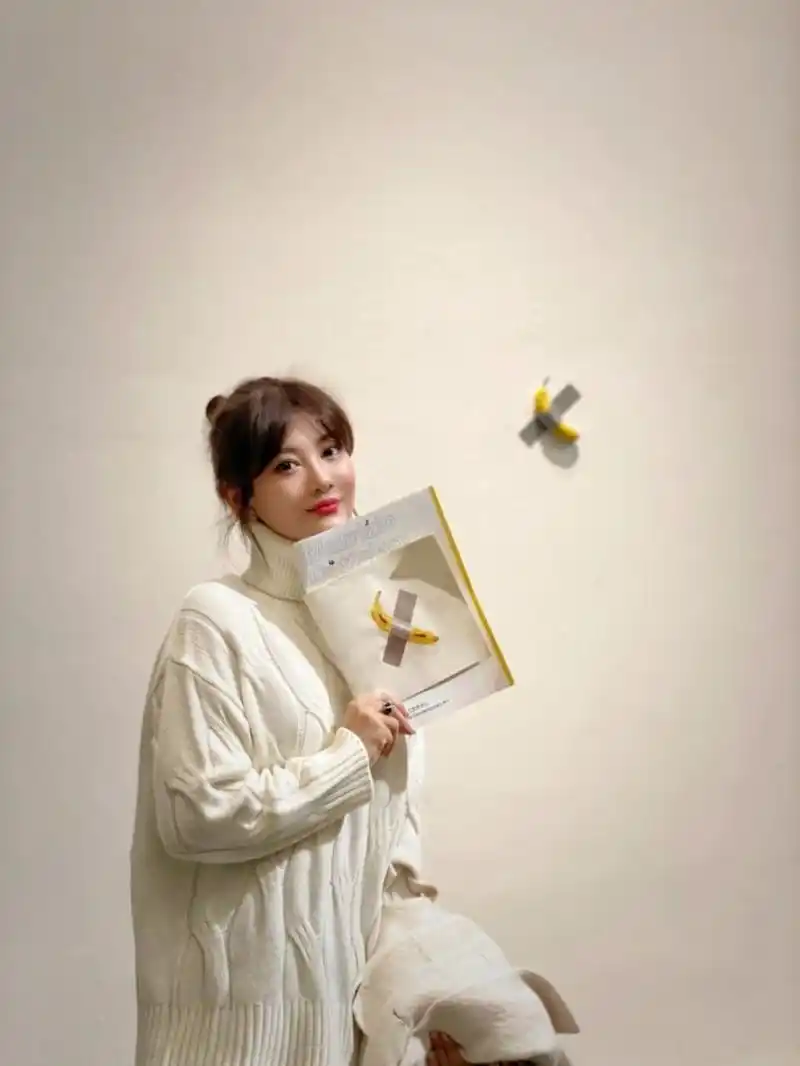 意大利国宝艺术家莫瑞吉奥·卡特兰中国首展——"莫瑞吉奥·卡特兰