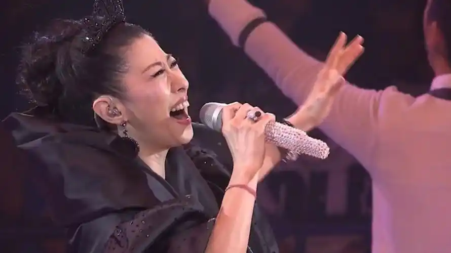 叶倩文当年就是凭借这首歌一战封神,登上"天后"巅峰,经典至极