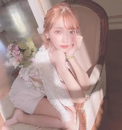 女神明日花绮罗秀性感身材网友称怀念美好时光