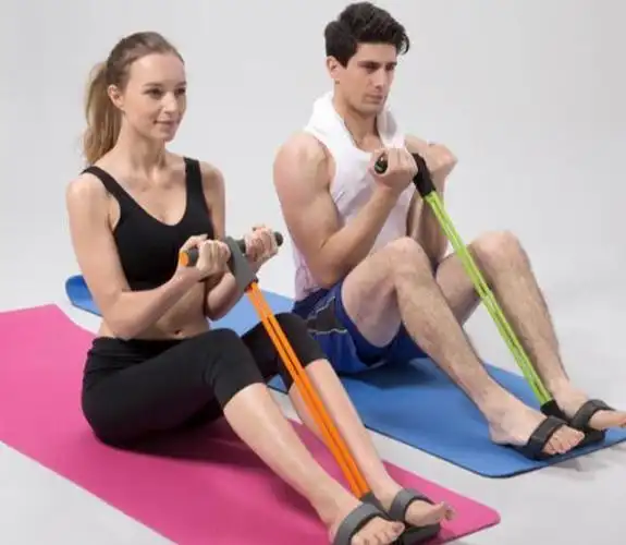 巧用拉力器锻炼手臂,全面燃脂,深化肌肉线条,练出紧致肌肉