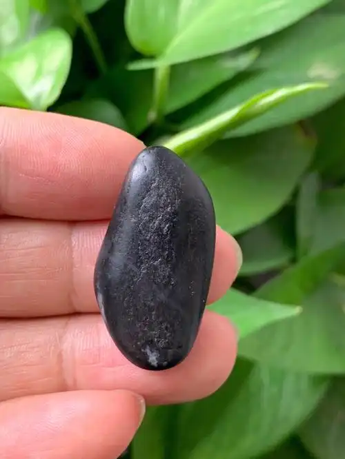 3克 打灯是白底 白挖出来的新料  放漏价850#新疆和田玉籽料