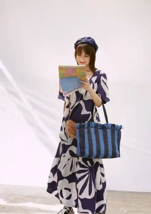 吴昕最新街拍照片2023 吴昕最新穿搭同款衣服