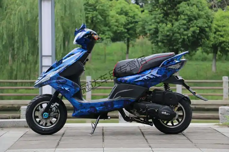 适用于五羊款式全新爆改白幽灵鬼火125cc摩托整车国四电喷150踏板燃油