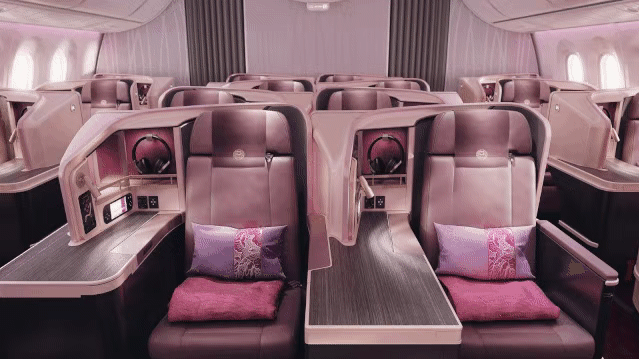 最近吉祥航空买了几架波音787梦想客机,整个机舱里都是粉粉的仙女感觉