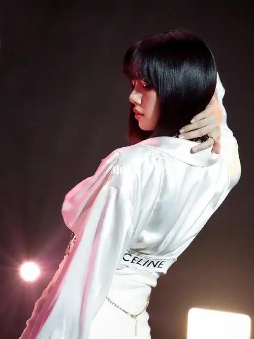 秀lisa青春有你3情人舞台人间天使